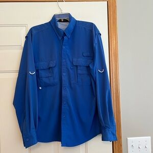 Marino Bay fishing outdoor blue long sleeve button down shirt. Size medium.